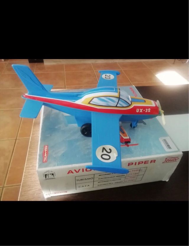 Avioneta Piper turismo años 70