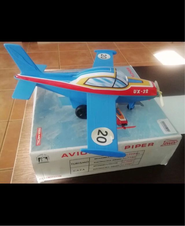 Avioneta Piper turismo años 70