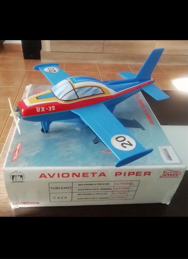 Avioneta Piper turismo años 70