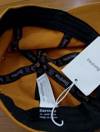 Visera Unisex Bershka.Nueva con e