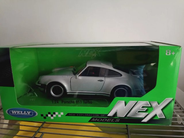 PORSCHE 911 TURBO ESCALA 1:24