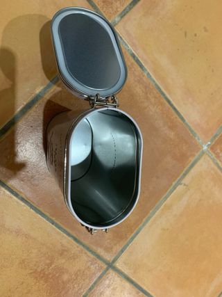 Caja par tés metálica