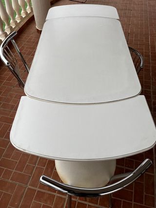 Mesa+ 4 sillas (comedor/cocina)