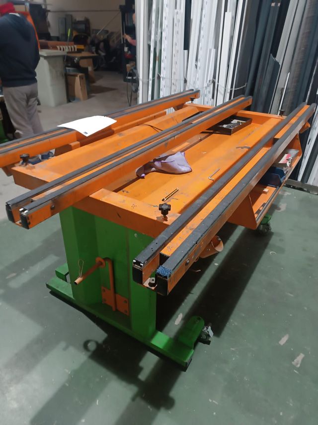 BANCOS EXTENSIBLES DE MONTAJE CDR