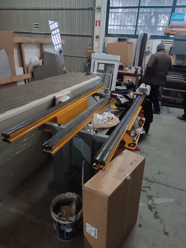 BANCOS EXTENSIBLES DE MONTAJE CDR