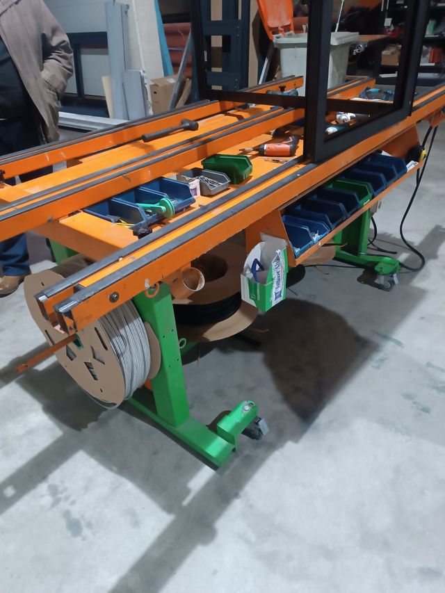 BANCOS EXTENSIBLES DE MONTAJE CDR