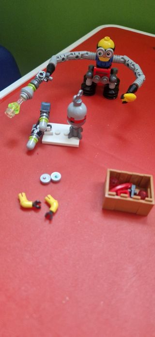 Lego Minions Robot