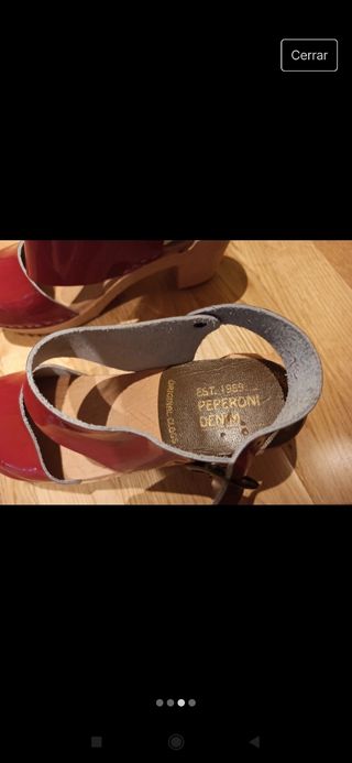 Zuecos piel.