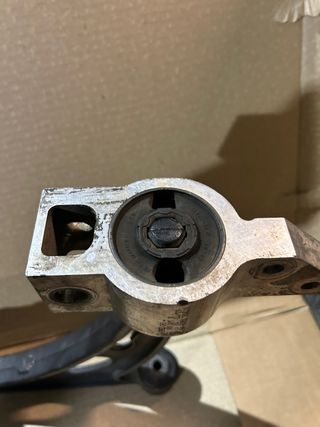 Brazo suspensión 201967B//silectblock 1KO 199 297 