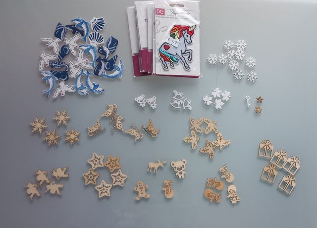 Decorazioni in legno in lotto