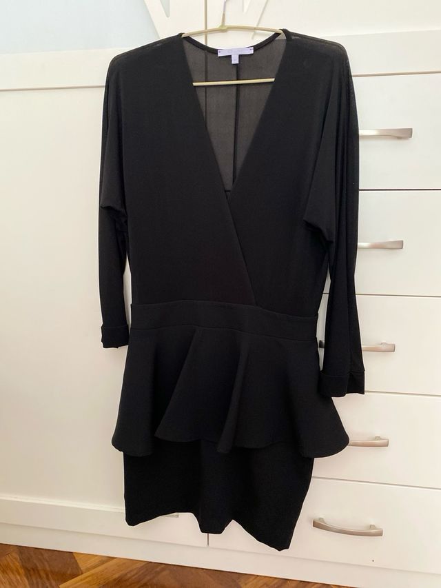 Vestido negro nuevo