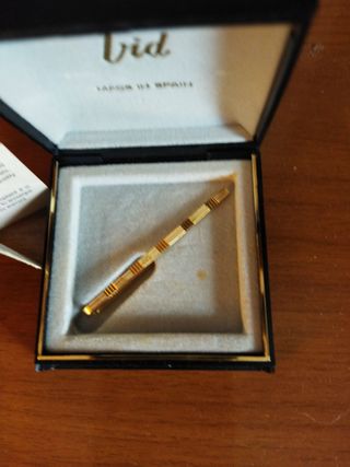 Alfiler corbata chapado oro 18 kilates