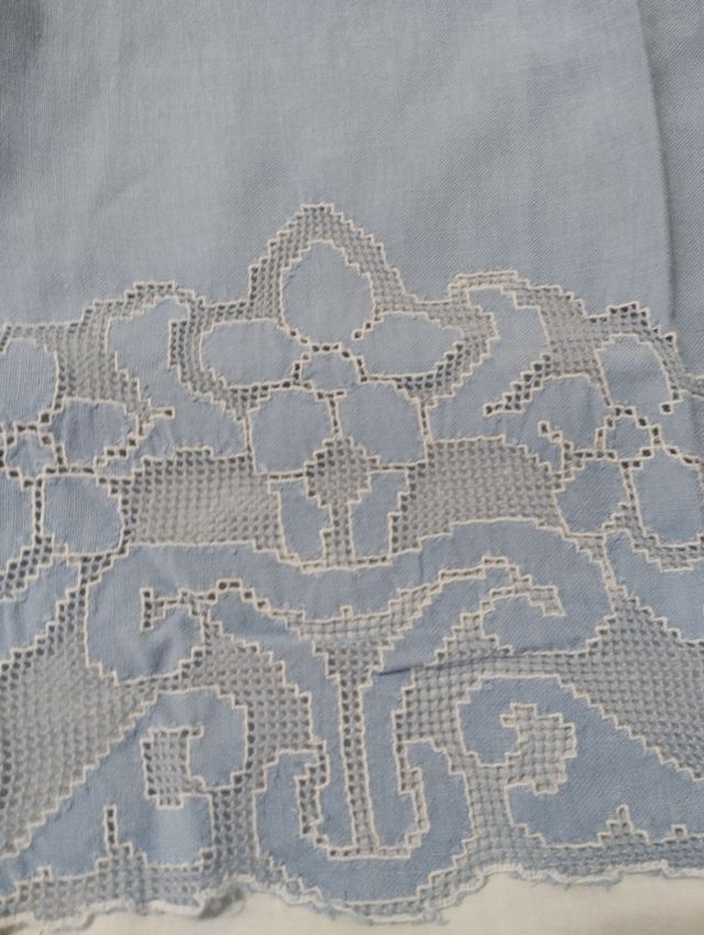 Asciugamani in lino ricamato. Antica