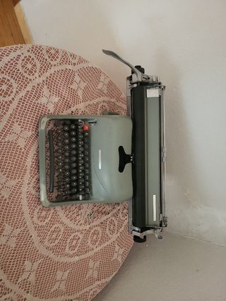 Máquina escribir hispano olivetti