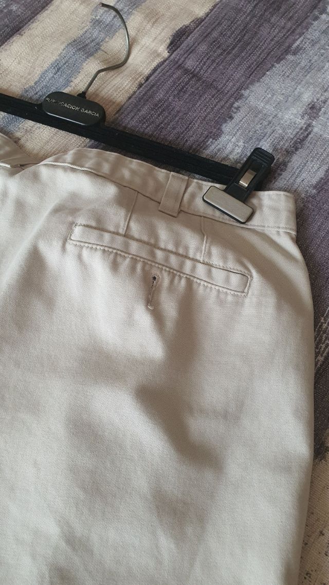 Pantalon corto con pinzas