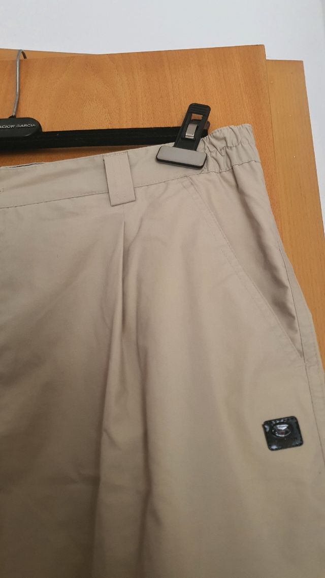 Pantalon corto con pinzas