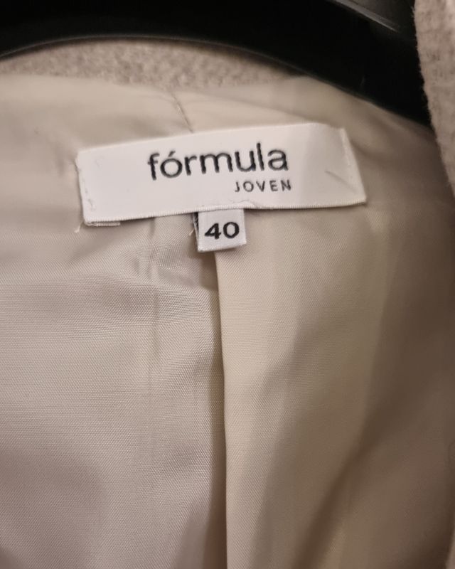 ABRIGO DE PAÑO FÓRMULA JOVEN