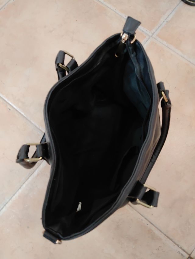 Bolso de piel negro