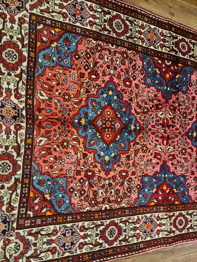 Tappeti orientali annodati a mano