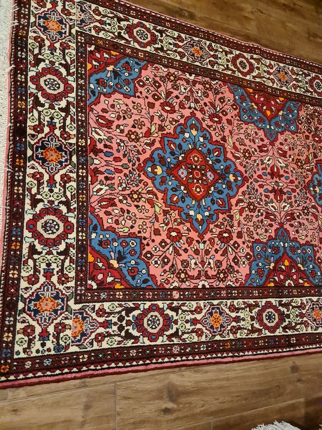 Tappeti orientali annodati a mano