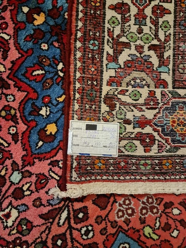 Tappeti orientali annodati a mano