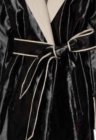 Gabardina 299€ edicion limitada color negro