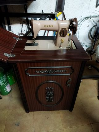 Maquina de coser antigua
