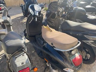 Moto Piaggio Vespa LX50