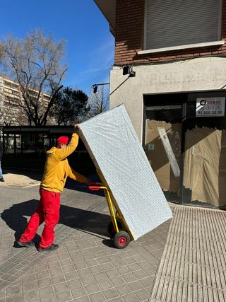 TRANSPORTES Y MUDANZAS CORNEJO