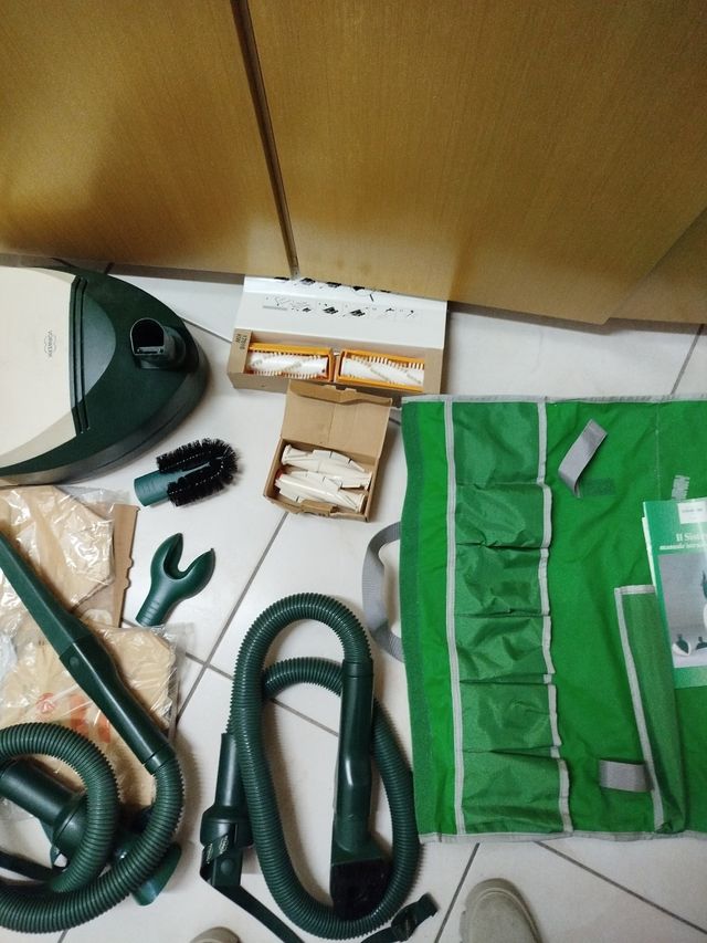 Vendo 17 Pezzi di worwerk 