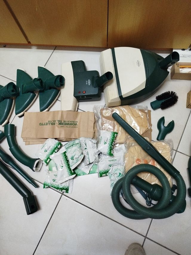 Vendo 17 Pezzi di worwerk 