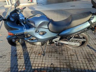 Vendo moto Suzuki GSXF 750 de carretera
