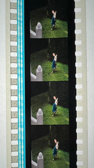 Alicia en pais de las maravillas Fotogramas 35mm