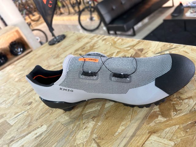 DMT KM30 Grey