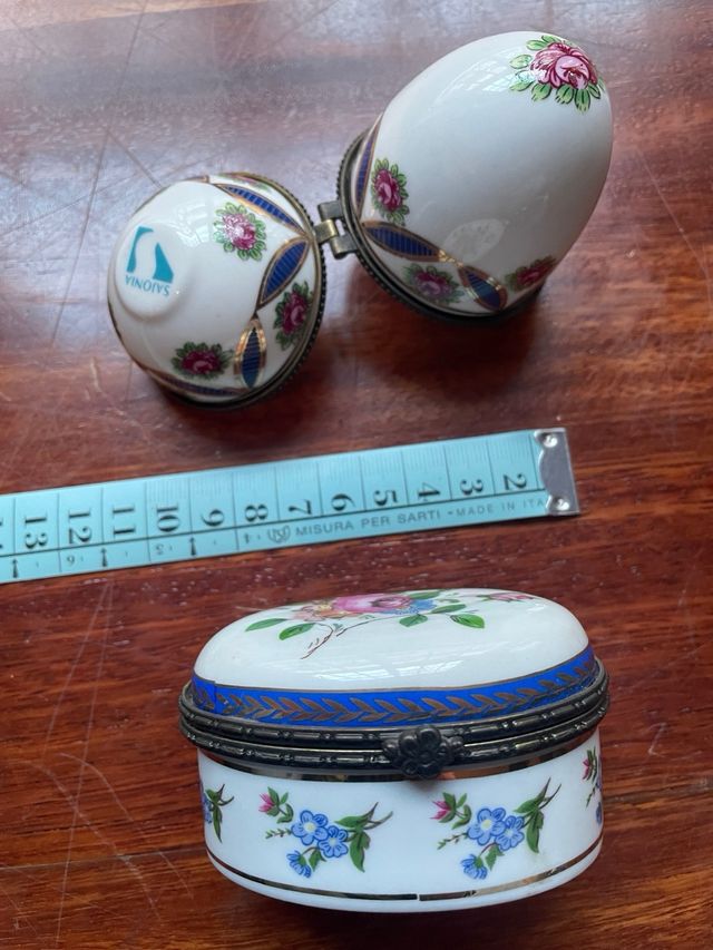 Cajita y huevo de porcelana Sajonia