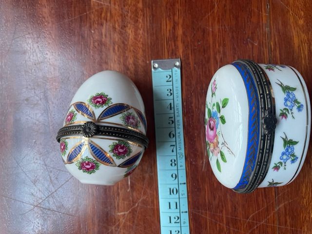 Cajita y huevo de porcelana Sajonia