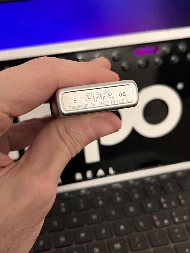 Accendino Zippo logo Zippo 2002