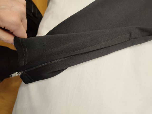 Pantalón Nike ajustado