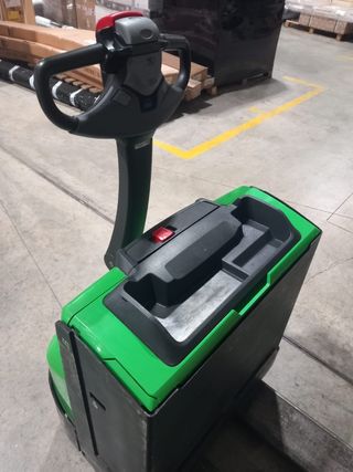 Transpaleta electrica BT P218