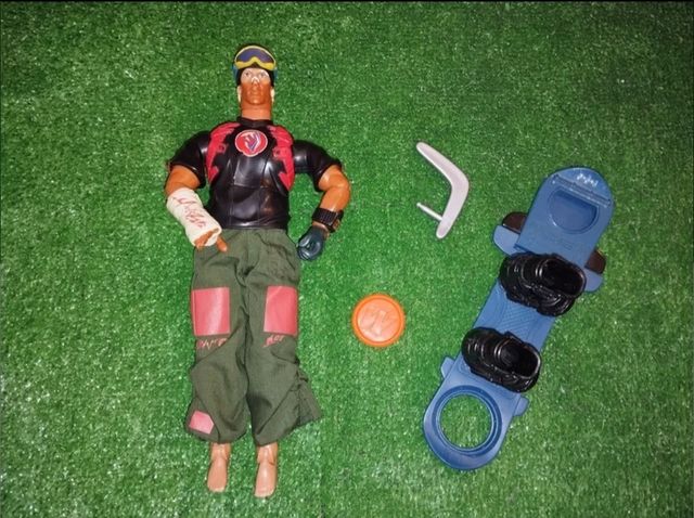 ACTION MAN Flynt con snowboard SKATEBOARD,HASBRO