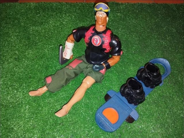 ACTION MAN Flynt con snowboard SKATEBOARD,HASBRO
