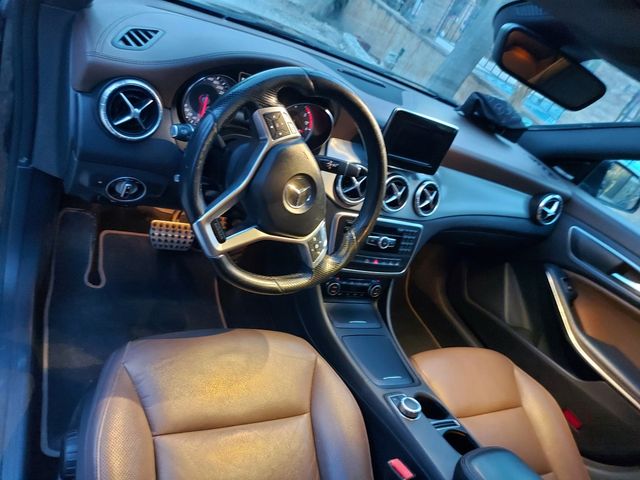 Mercedes-Benz Clase CLA 220