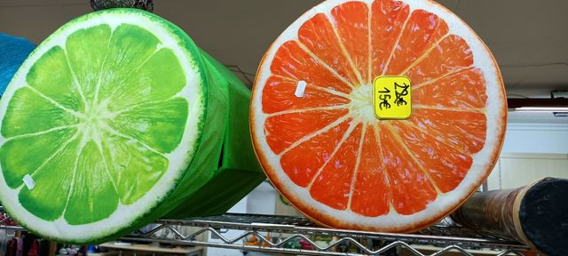 Taburete/puff con cajón