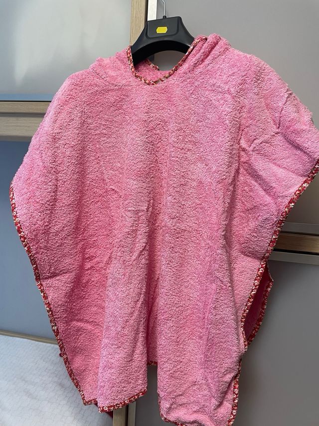 Toalla albornoz piscina/playa Zara Home