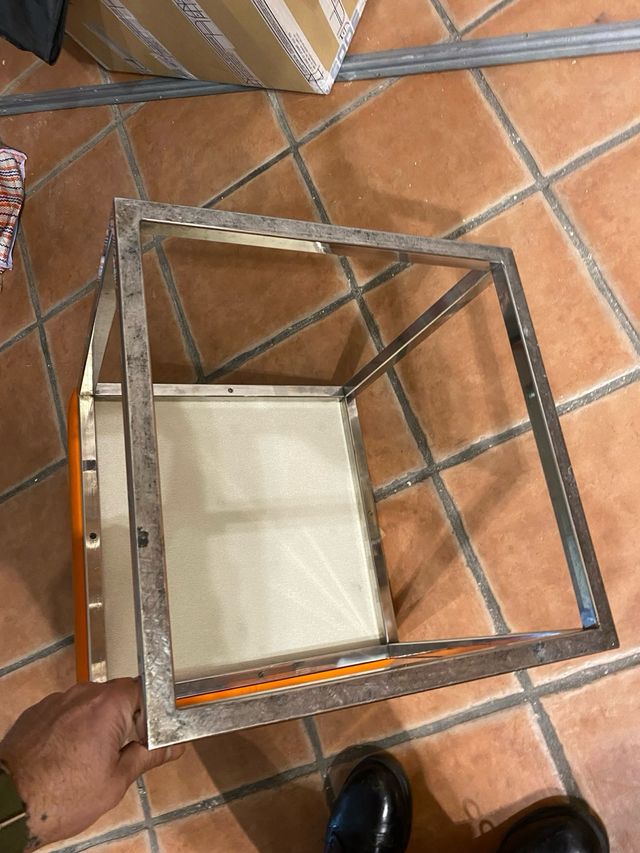 taburete de diseño piel y acero