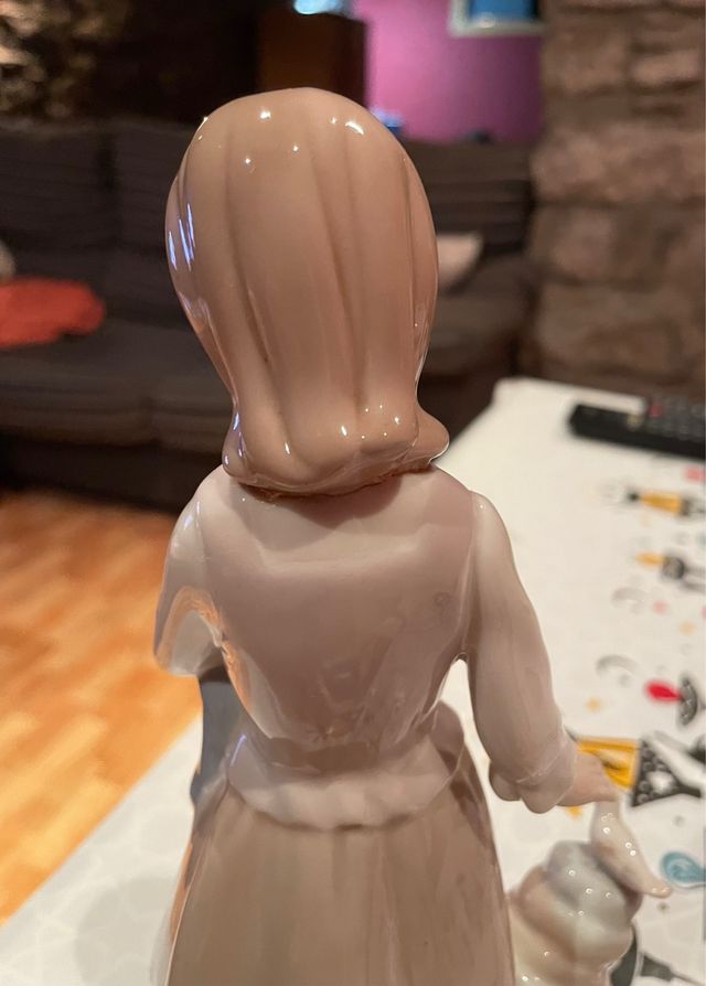 Bella Figura vintage de porcelana Nadal