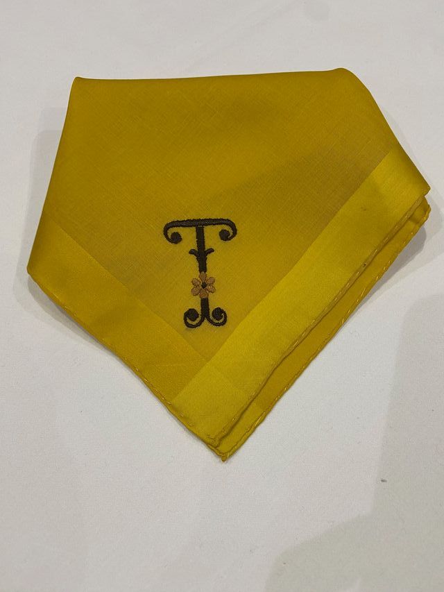 Pañuelo vintage mostaza