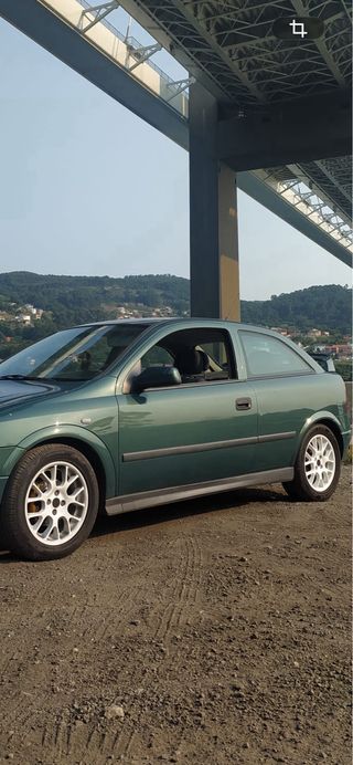 4 LLANTAS TIPO BBS 16” CON NEUMÁTICOS