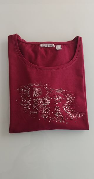 Camiseta granate,súper bonita