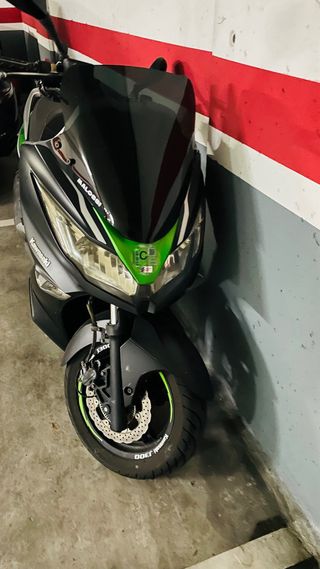 Moto kawasaki j300